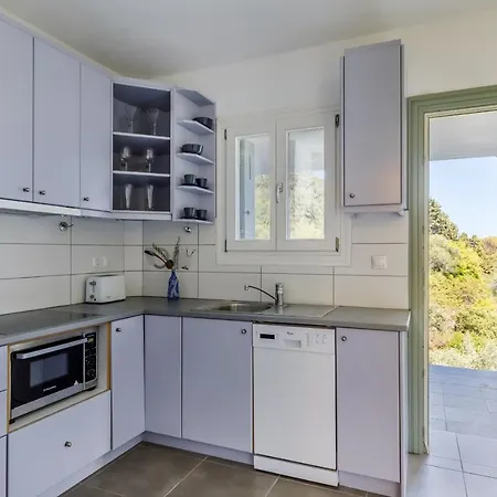 Pasifika * Loutraki (Skopelos)